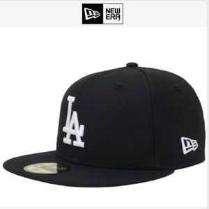 New era 59Fifty fitted  Dodgers white on black